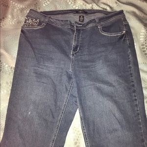 Roz and Ali capris size 18